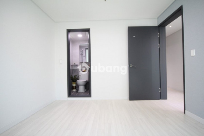 서울 용산구 신창동 ※귀한 전세매물※ 2룸 거실 방 사이즈 좋아요 전세매물은 고민하면 늦습니다 전세 매물번호 10124 사진 1